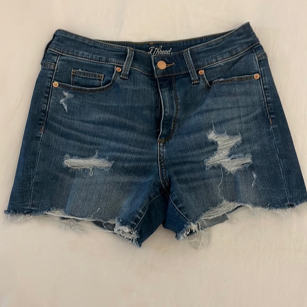 Women’s Universal Thread Dark Distressed Denim Shorts Size 6 / 28
